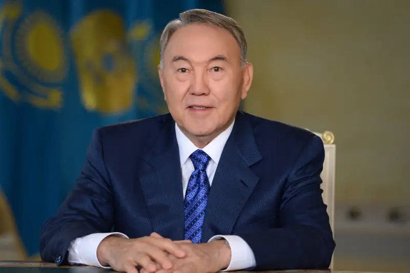 首任总统向全国矿业工作者致以矿工节的祝贺
