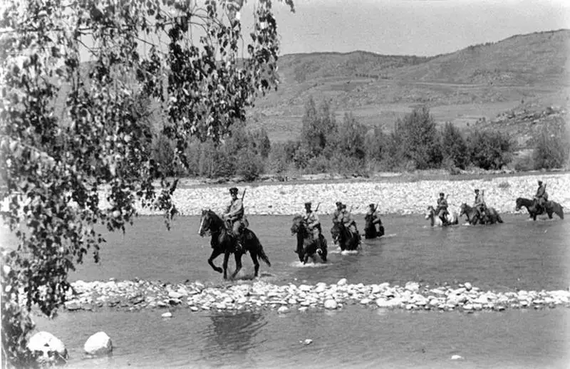 وتارلاۋ: دەرەكتەر مەن دايەكتەر