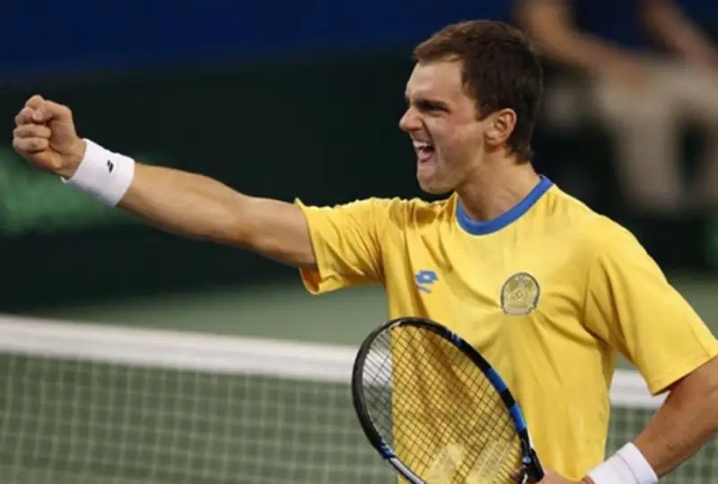 Казахстанский теннисист Недовесов вышел в полуфинал турнира в Бастаде