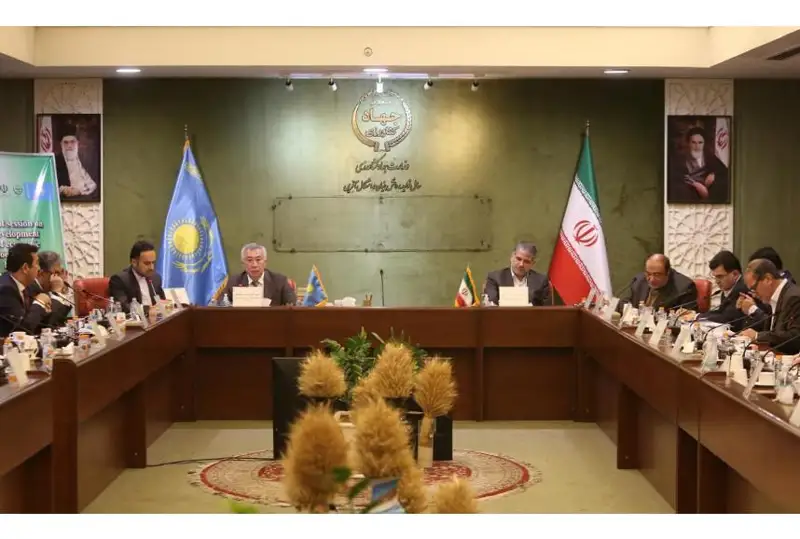 Qazaqstan men Iran taýar aınalymyn jylyna 1 mln-nan 4 mln tonnaǵa deıin jetkizbek