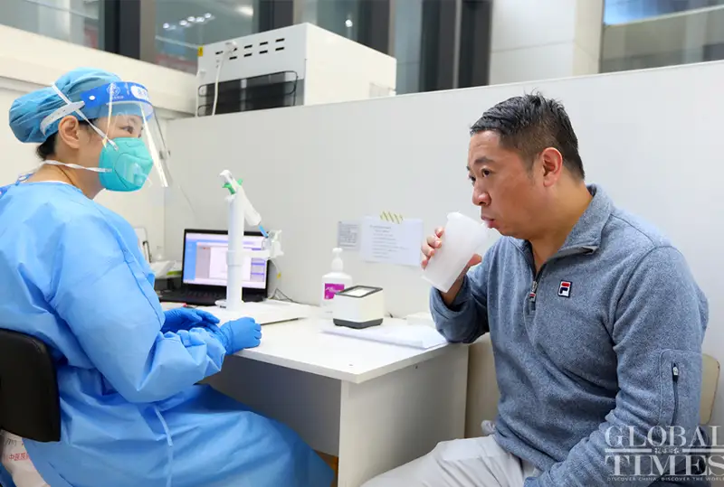 Ингаляционную вакцину от коронавируса начали применять в Шанхае