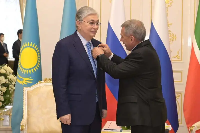 Татаристон президенти Қасим-Жомарт Тоқаевни «Дўстлик» ордени билан тақдирлади