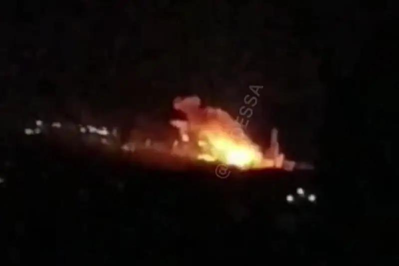 乌克兰一座炼油厂昨夜发生爆炸