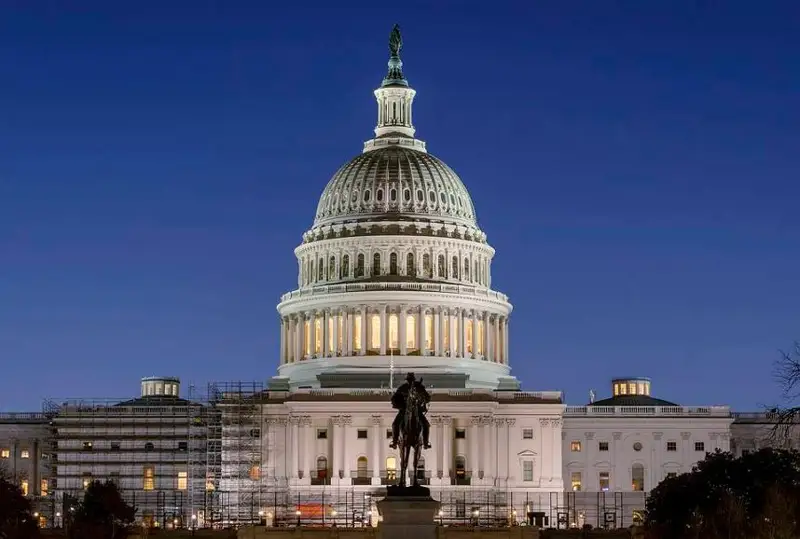 АҚШ Конгресси Украинага 40 млрд долларга яқин маблағ ажратишни маъқуллади