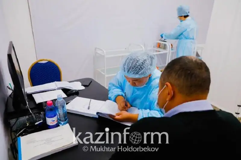Полностью вакцинировались против КВИ свыше 10,6 млн казахстанцев