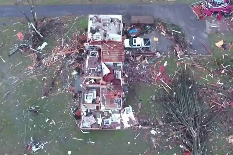 АҚШда торнадо 25 киши ҳаётига зомин бўлди