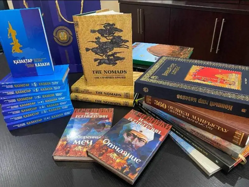 哈驻格鲁吉亚大使馆举行赠书活动深化两国文化交往