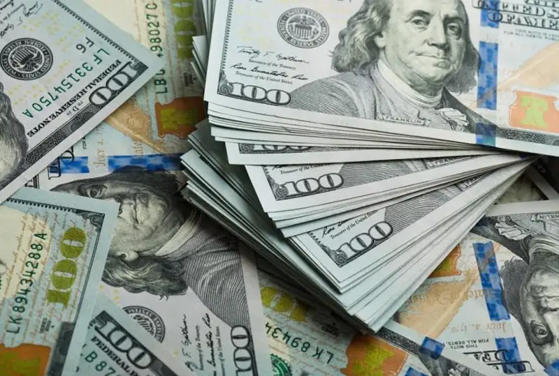 دوللار باعاسى ەكىنشى كۇن قاتارىنان ءوسىپ جاتىر