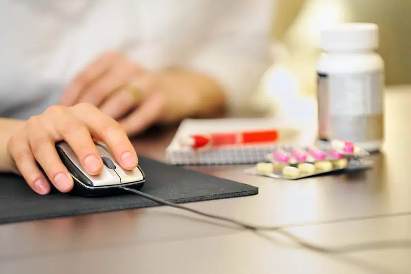 Почему важно отправлять карты-сообщения о нежелательных реакциях на лекарства