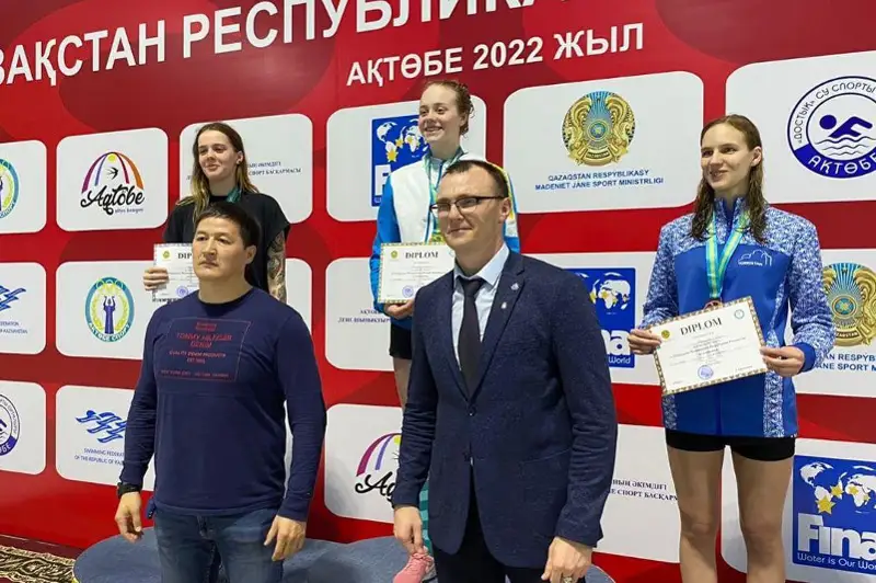 Карагандинская спортсменка завоевала шесть медалей и путёвку на ЧМ по плаванию