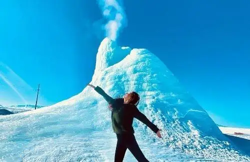 草原上的“冰火山”——哈萨克斯坦最新网红打卡胜地