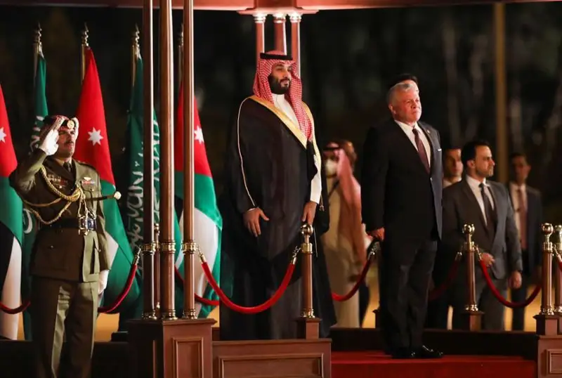 Саудия Арабистони Валиаҳд шаҳзодаси минтақавий ташриф доирасида Иорданияга келди