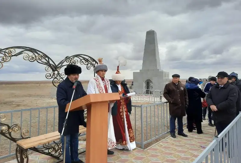 اباي وبلىسىنداعى ايگىلى ەڭلىك-كەبەك كەسەنەسى جاڭارتىلدى - فوتو