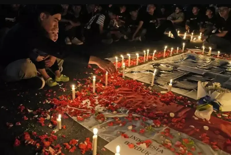 ФИФА раҳбари Индонезиядаги воқеа ҳақида: Футбол билан шуғулланадиган барча учун қора кун