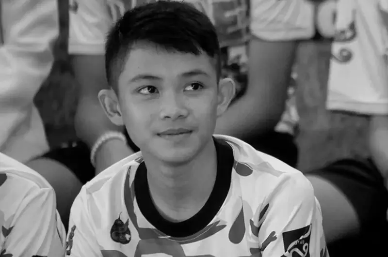 2018 йили Таиландда сув босган ғордан қутқарилган ўсмир  вафот этди