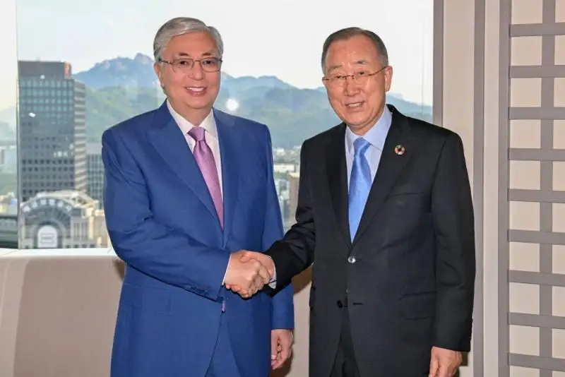 托卡耶夫总统会见前联合国秘书长潘基文