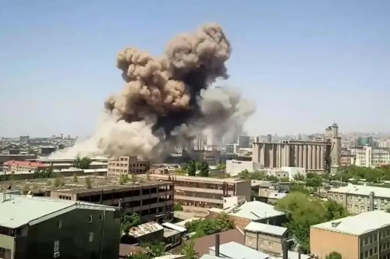 Взрыв прогремел в ТЦ в Ереване