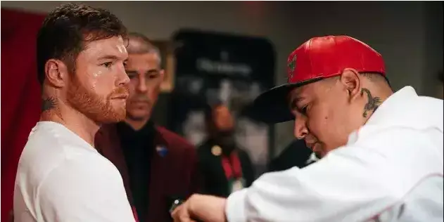 پروموۋتەر «كانەلو» كىمنەن قورقاتىنىن ايتتى