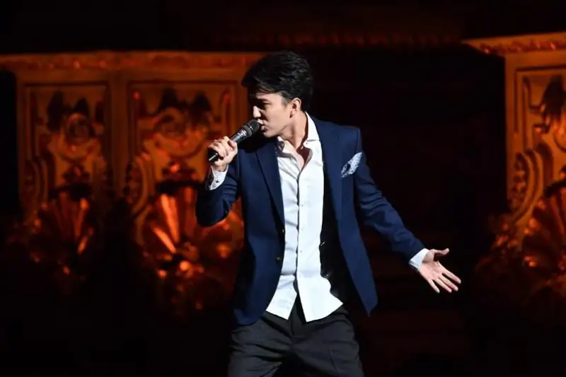 ديماش قۇدايبەرگەن دىندەر سەزى دەلەگاتتارىنىڭ الدىندا ونەر كورسەتتى