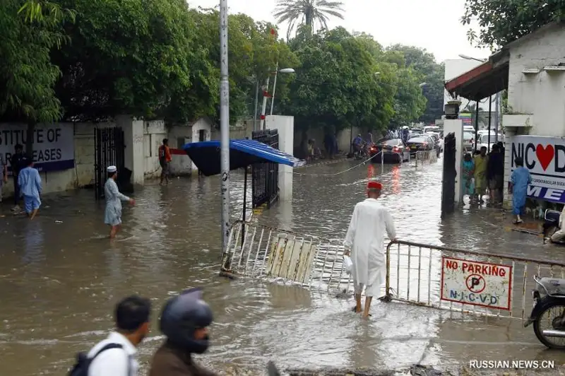 Покистондаги тошқинлар оқибатида 1700 га яқин одам ҳалок бўлди