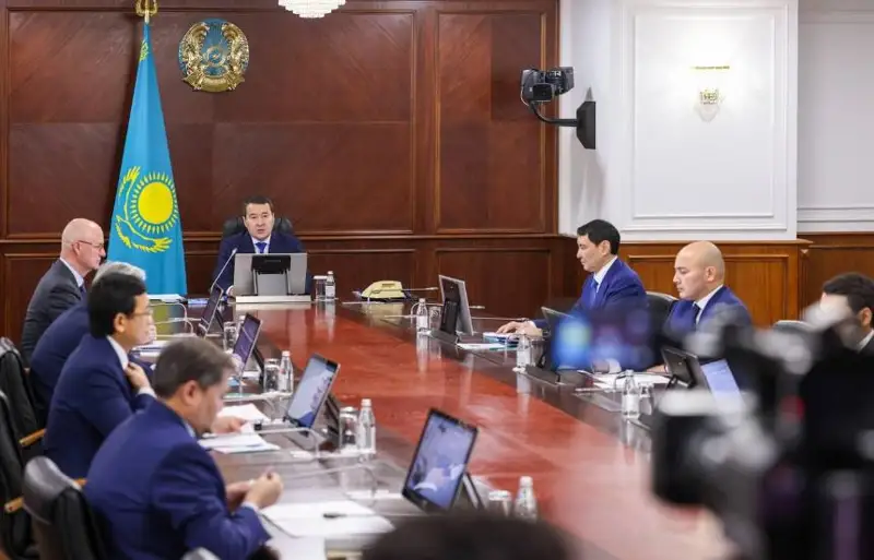 政府工作会议审议乌勒套州经济社会发展规划