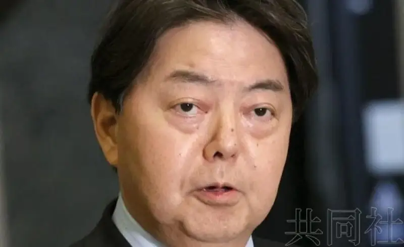 日本外相确诊感染新冠病毒