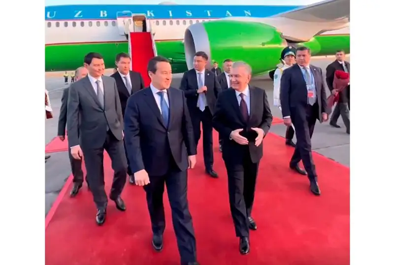 Глава Узбекистана Шавкат Мирзиёев прибыл в Казахстан
