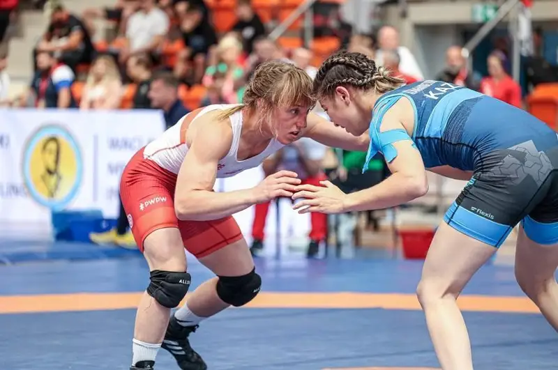 Қозоғистонлик курашчи қизлар Варшавада 2 та кумуш ва 3 та бронза медални қўлга киритди