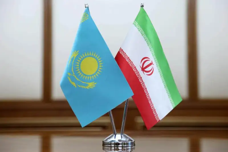 Қозоғистон Мудофаа вазири Эрон элчиси билан учрашди