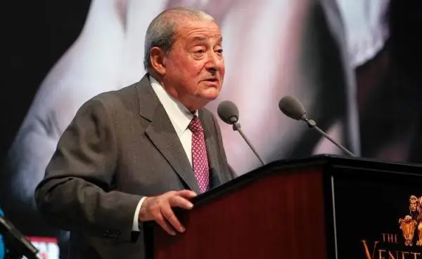 قازاق جىگىتتەرى امەريكانى ءتانتى ەتەدى -  بوب ارۋم