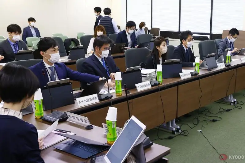 Japonııa COVID-19-ǵa qarsy tórtinshi vaktsına egýdi kózdep otyr