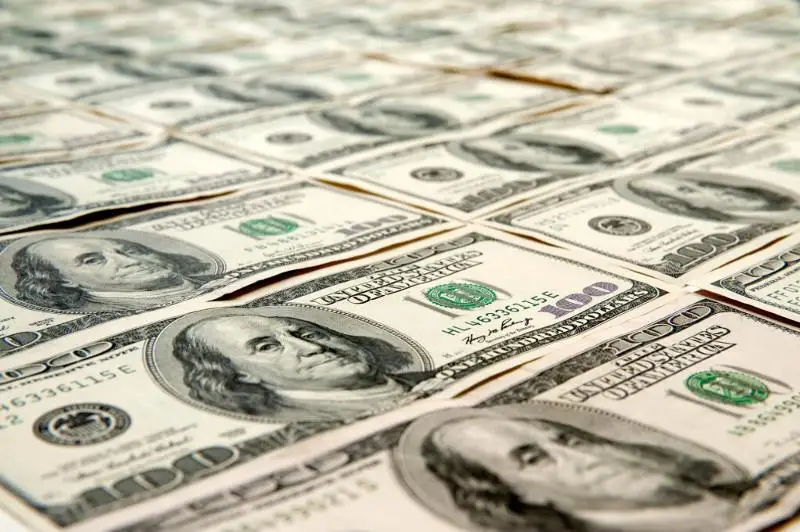 Нацбанк Кыргызстана ввел запрет на вывоз наличных долларов США