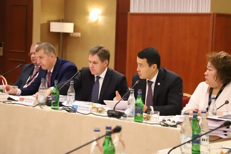 第一副总理出席欧亚经济委员会理事会会议