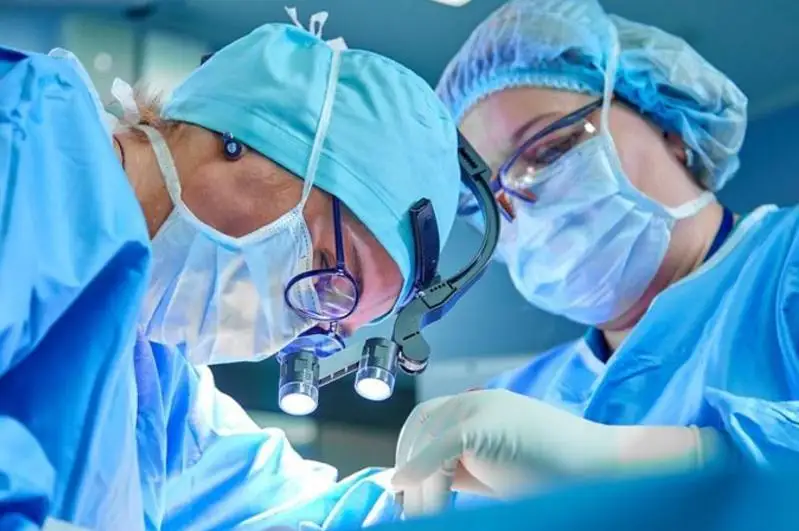 Aвстрияда жарроҳ адашиб, беморнинг соғлом оёғини кесиб ташлади