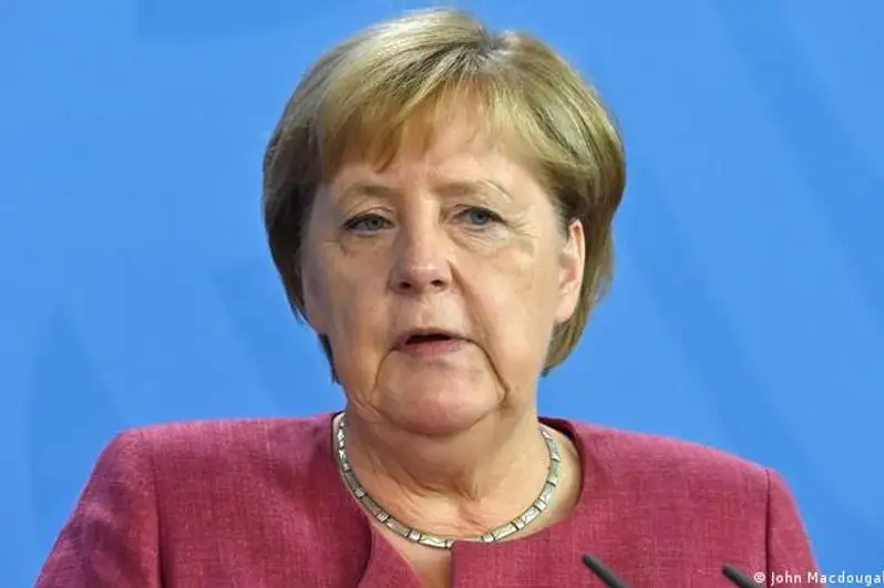 Aнгела Меркель толиблар  билан музокаралар бошланишини қўллаб -қувватлайди