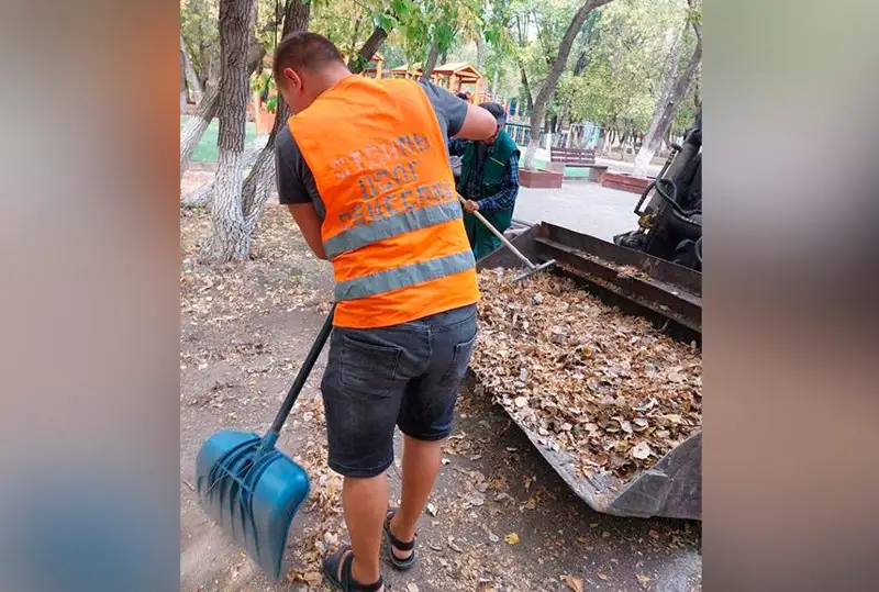 Қарағанды тұрғыны жалған құжат сатып алғаны үшін 80 сағат қала көшелерін сыпырады