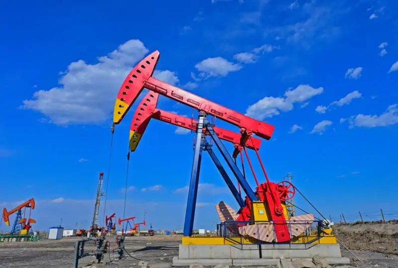 Brent нефтининг бир баррели нархи 124 доллардан ошди