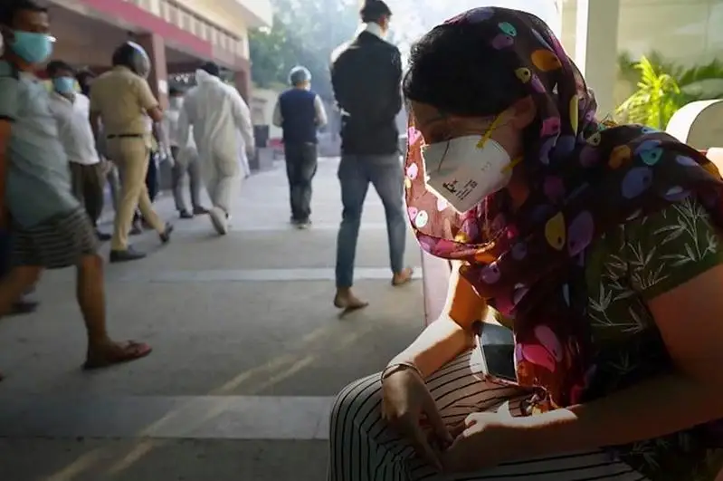 Ҳиндистондаги вазият: бир кунда 346 минг кишига коронавирус ташхиси қўйилган