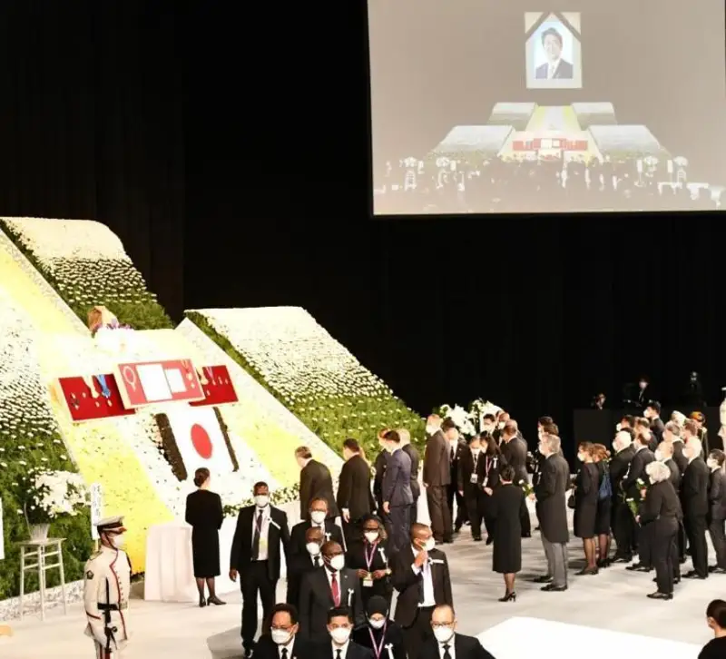 哈外长出席日本前首相安倍晋三的国葬仪式