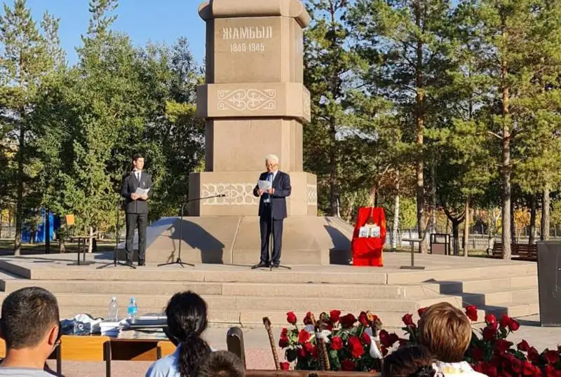 استانا تورىندە جامبىلعا ارنالعان جىر مەن كۇي جارمەڭكەسى ۇيىمداستىرىلدى - فوتو