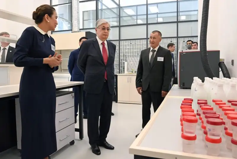 总统参访位于阿拉木图的中亚环境研究所