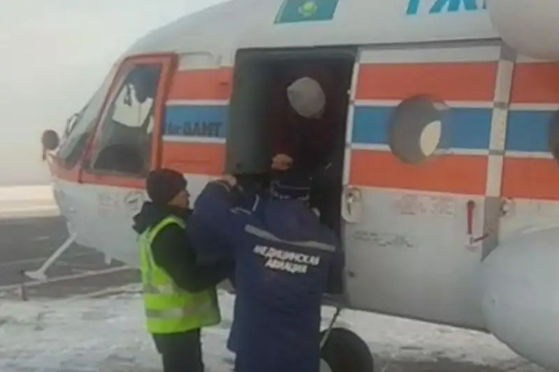 شىعىس قازاقستاندا جاعدايى ناشارلاپ كەتكەن نارەستە اۋرۋحاناعا تىكۇشاقپەن جەتكىزىلدى