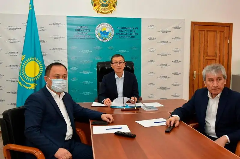 ЦИК Казахстана внес представление о досрочном прекращении полномочий двух мажилисменов