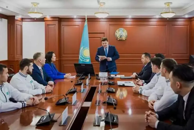 ҚР Маданият вазири гимнастикачиларга Президент табригини ўқиб эшиттирди