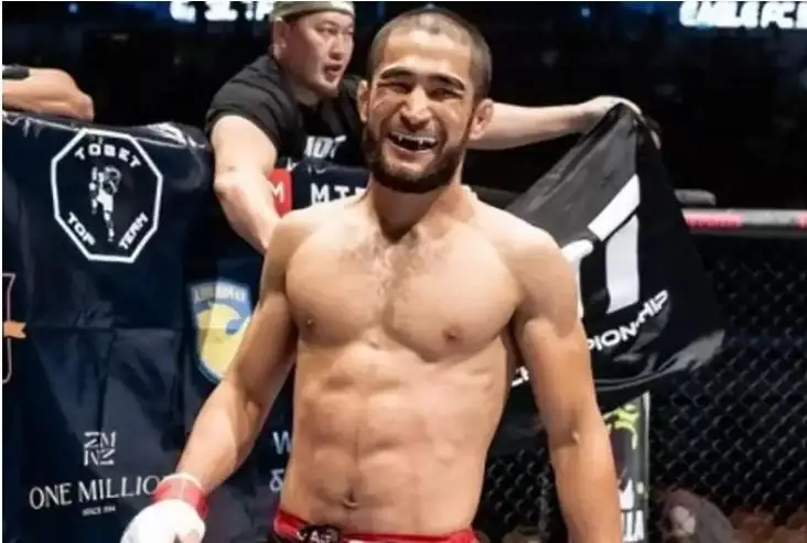 ارالاس جەكپە-جەك شەبەرى ءالي قابدۋللا بەدەلدى پروموۋشندە نوكاۋتپەن جەڭىسكە جەتتى