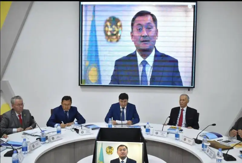 Áýezovtiń mereıtoıyna arnalǵan Semeıdegi konferentsııaǵa 5 eldiń ǵalymdary qatysty