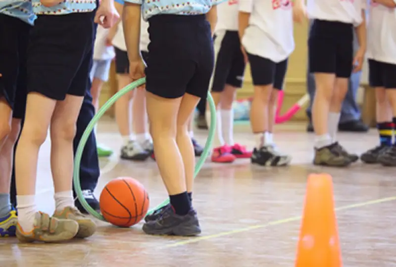 Раздельное обучение для мальчиков и девочек по физкультуре предлагают ввести в школах РК