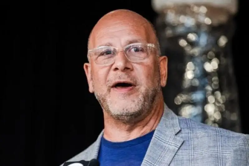 گولوۆكيندى دەرەۆيانچەنكونىڭ جەڭگەنىن انىق بىلەمىن - دەرەۆيانچەنكونىڭ پروموۋتەرى