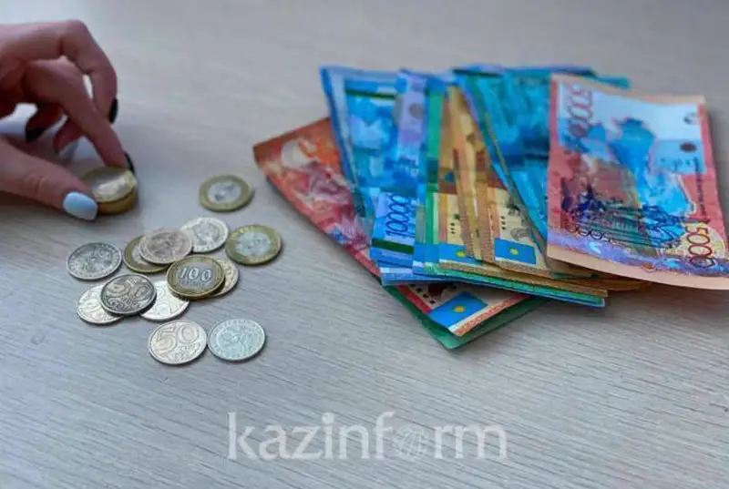 Около 346 тыс. гражданам повысили пенсии и пособия в Алматы