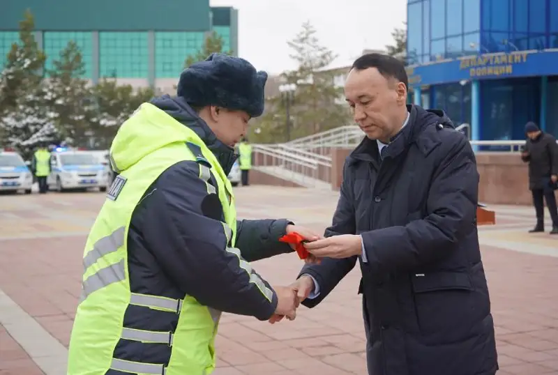 Костанайские полицейские получили 24 служебные автомашины